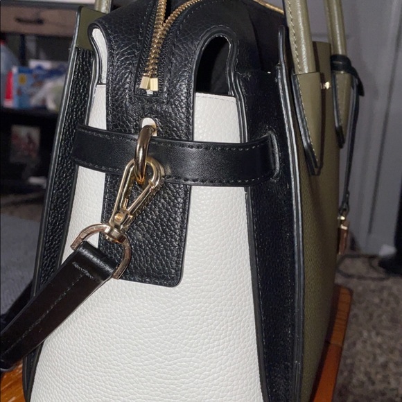 Michael Kors purse - Picture 1 of 3